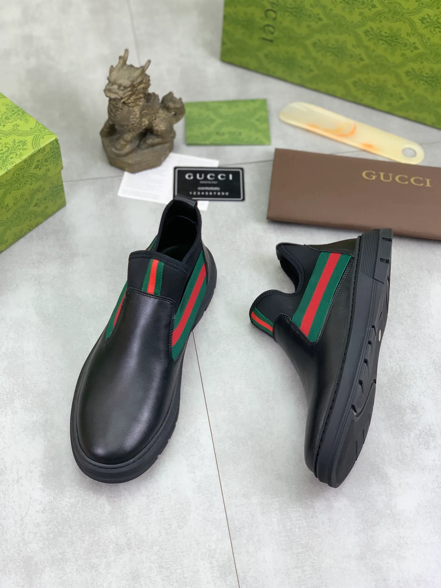 Men's shoes 💰P480 new style, sheepskin and velvet lining, new Gucci (Gucci) high-tops are on the market, new men's shoes, 😘fabrics are selected from original imported calfskin. Soft sheepskin lining and warm fleece lining. The original version is awesome! 👍🏿Original open-molded non-slip PU outsole, with exquisite lines, simple and elegant, super comfortable and classy on foot, suitable for leisure travel. Code number:38-44